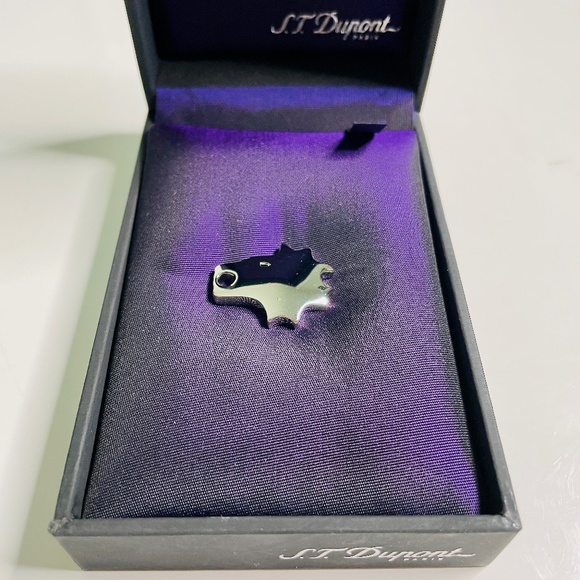 S.T. Dupont Paris Wolf Head Palladium Lapel Pin Made in France with Box - Picture 4 of 13